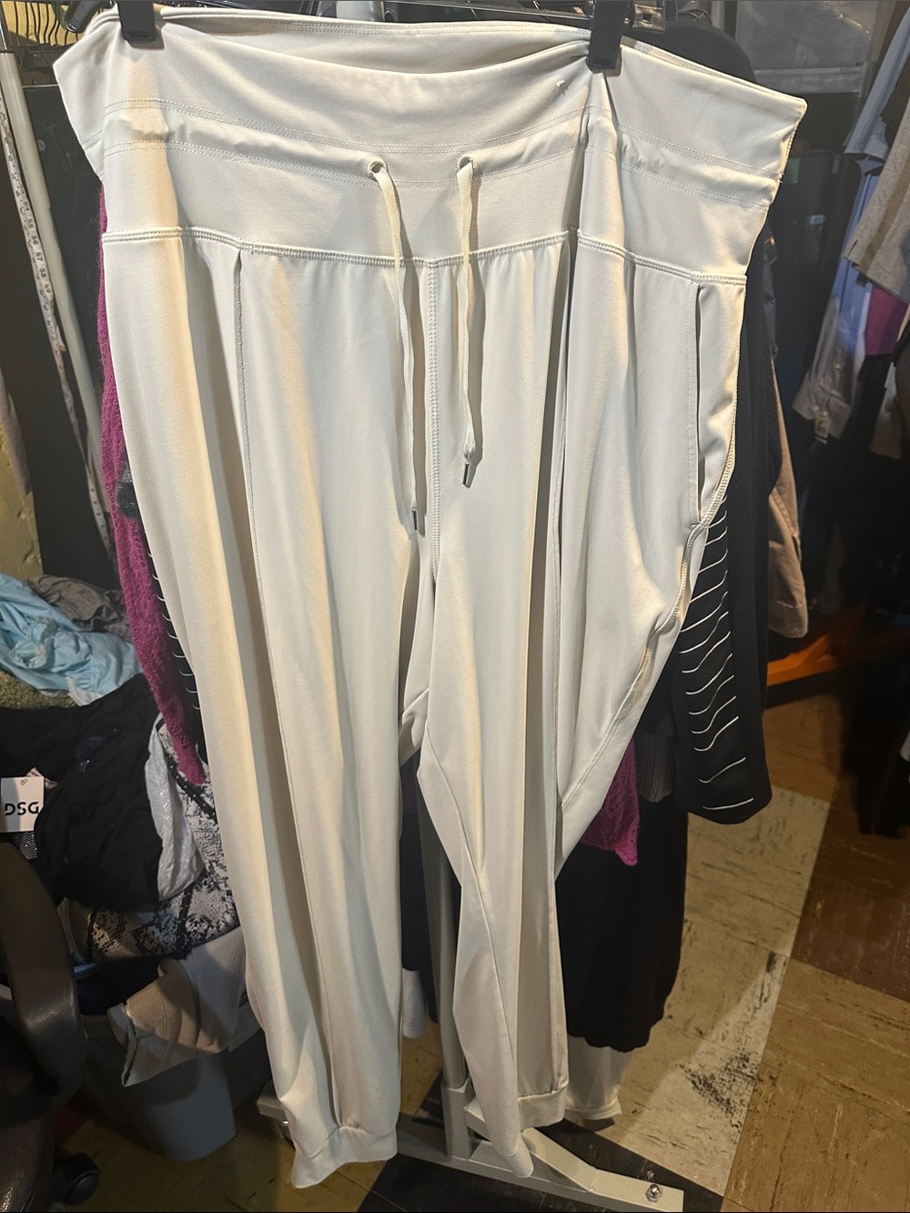 Old Navy Cream Drawstring jogger xxl tall